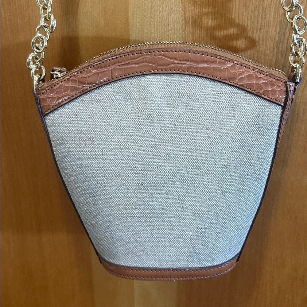 Calvin Klein Crossbody Mini Bucket - Picture 3 of 9